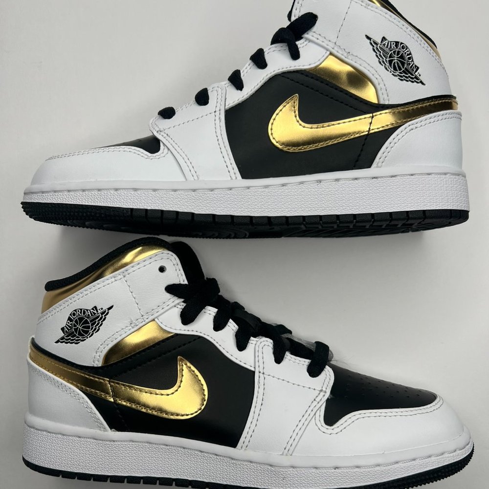 Jordan 1 Mid White Gold Black GS Size 4.5Y / 6W 554725 190
